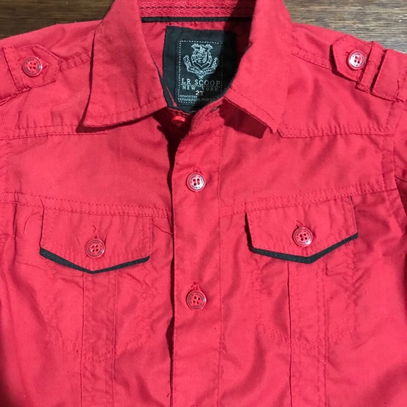 🌸Red Button Down - Picture 3 of 4